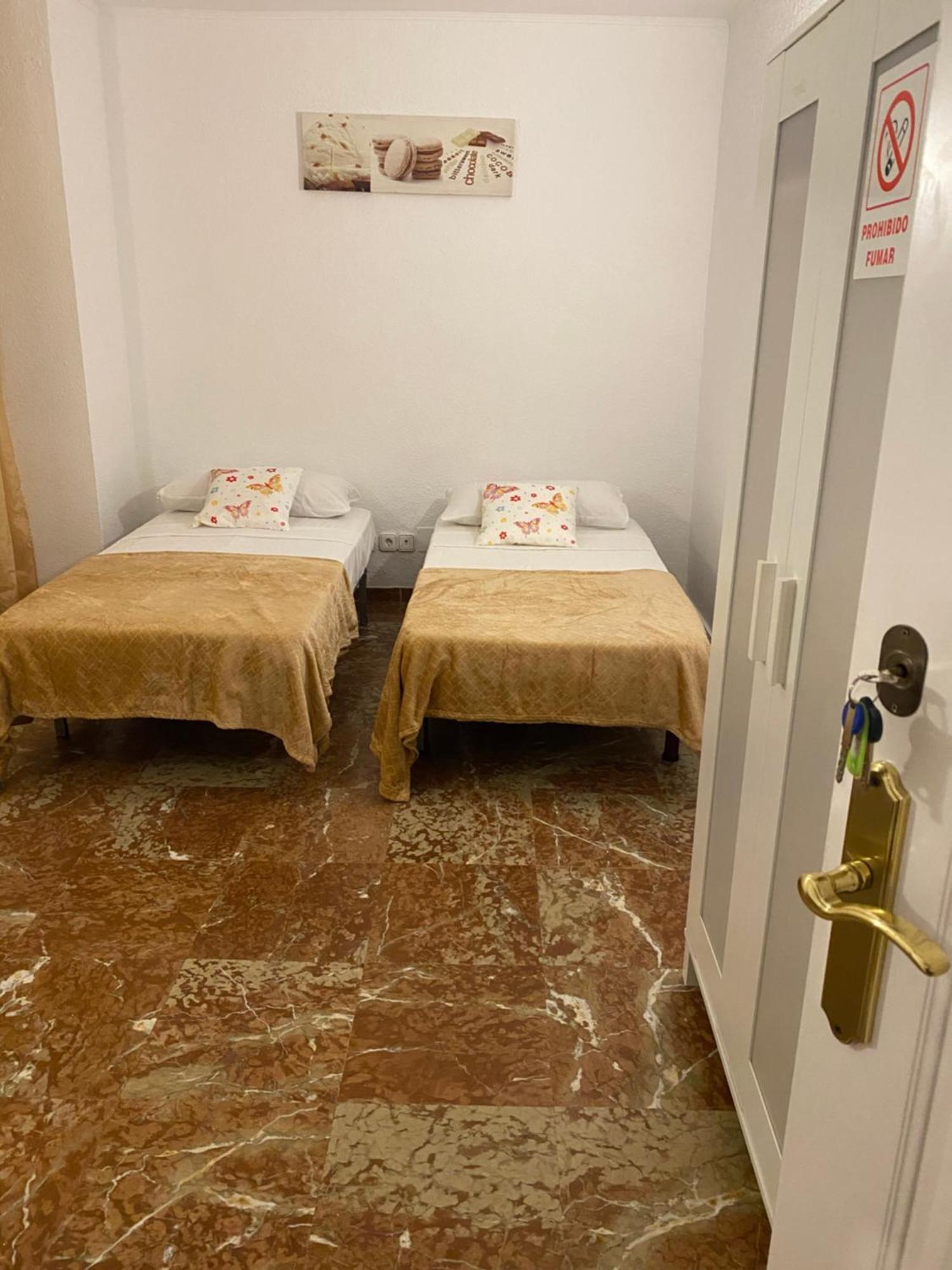 Pension El Dorado Аликанте Екстериор снимка